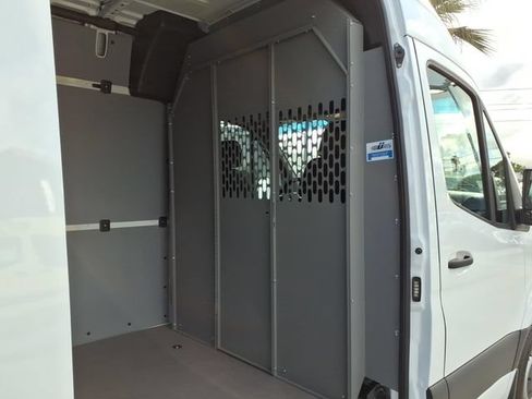 Used 2025 Mercedes-Benz Sprinter 2500 image 23