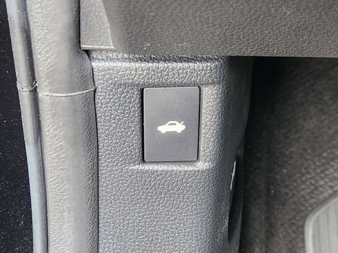 Certified 2023 Honda Accord EX image 25