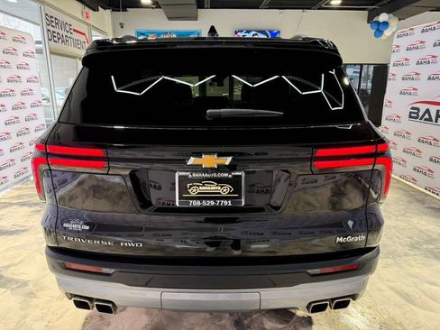 Used 2025 Chevrolet Traverse LT image 9