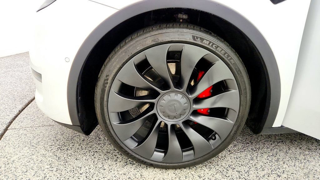 Used 2022 Tesla Model Y Performance AWD/4WD image 9
