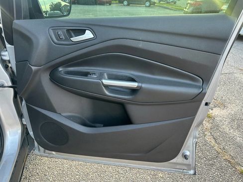 Used 2018 Ford Escape Titanium image 25