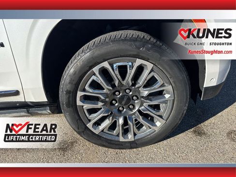Used 2023 GMC Yukon XL Denali Ultimate image 15