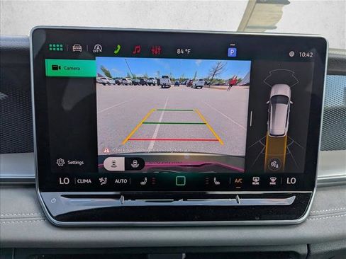 New 2026 Volkswagen Tiguan SE R-Line FWD image 17