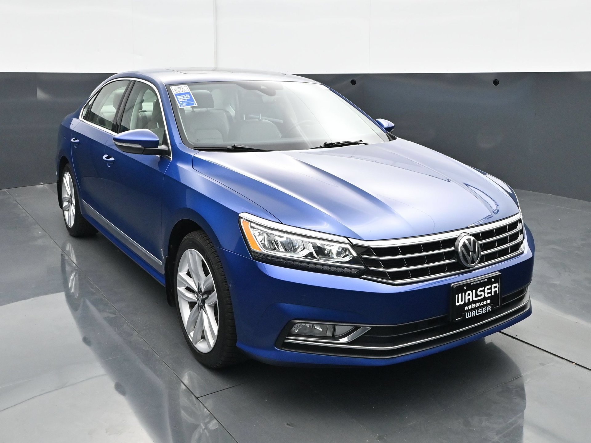 Used 2017 Volkswagen Passat 1.8T SEL Premium FWD image 11