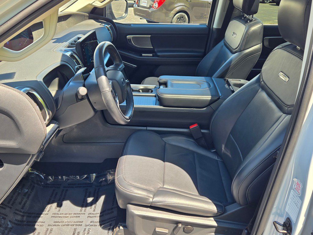 Used 2025 Ford Expedition Platinum AWD/4WD image 29