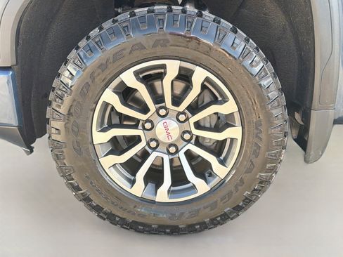 Used 2019 GMC Sierra 1500 AT4 w/ AT4 Premium Package AWD/4WD image 42