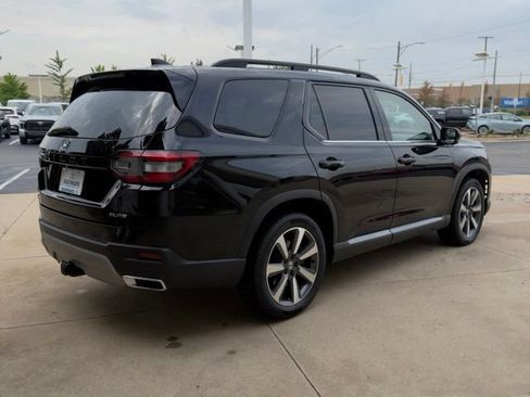 Used 2023 Honda Pilot Elite image 5