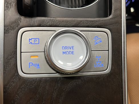 Used 2024 Genesis GV80 3.5T Prestige Signature AWD/4WD image 32