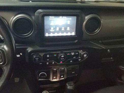 Used 2022 Jeep Wrangler Sport AWD/4WD image 21