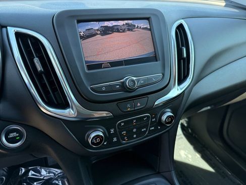 Used 2024 Chevrolet Equinox LT AWD/4WD image 19