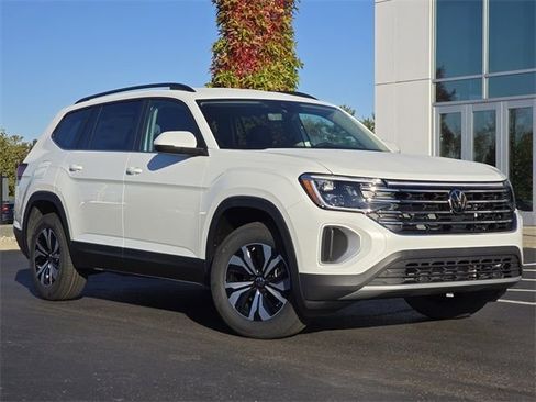 New 2026 Volkswagen Atlas SE FWD image 2