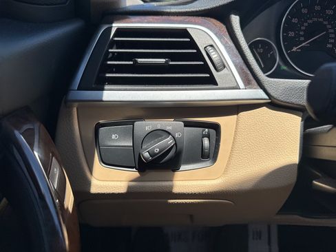 Used 2018 BMW 320i xDrive Sedan AWD/4WD image 28