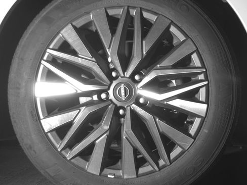 Used 2025 Nissan Altima 2.5 SV FWD image 13