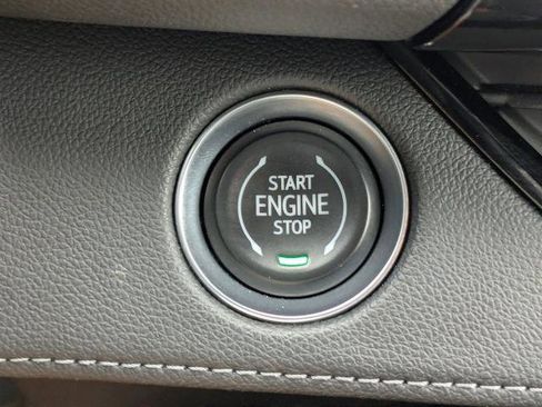 Certified 2025 Buick Enclave Preferred image 32