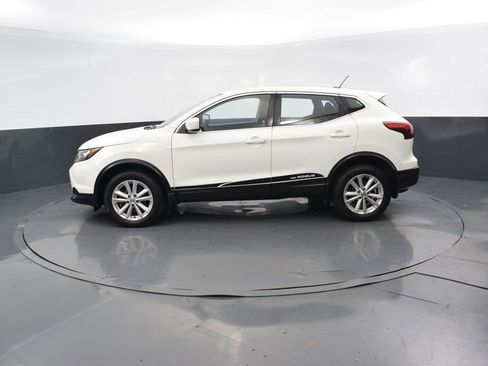 Used 2017 Nissan Rogue Sport S w/ S Appearance Package image 2