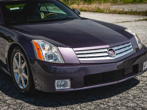 Used 2004 Cadillac XLR image 26