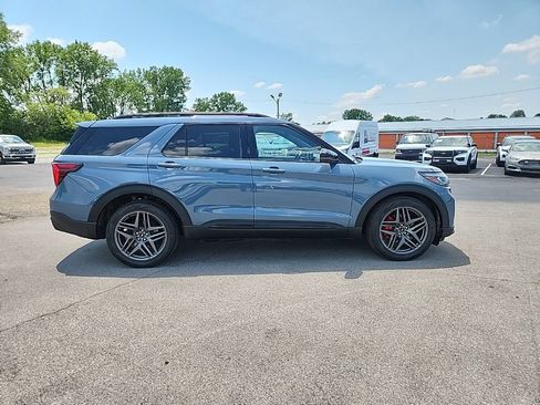 Used 2025 Ford Explorer ST w/ Sun And Sound Package AWD/4WD image 4