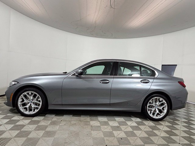 Used 2026 BMW 330i xDrive Sedan w/ Premium Package AWD/4WD image 4