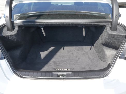 Used 2018 Nissan Maxima SR FWD image 9