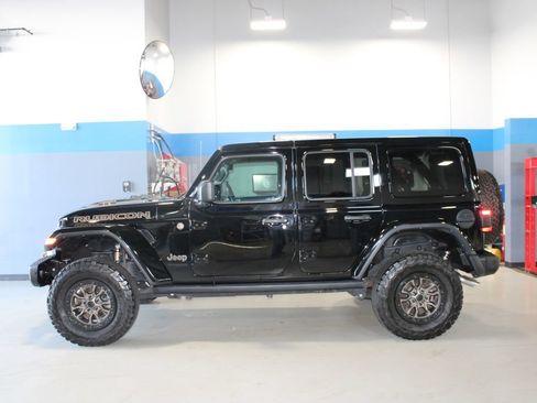 Used 2022 Jeep Wrangler Unlimited Rubicon AWD/4WD image 9