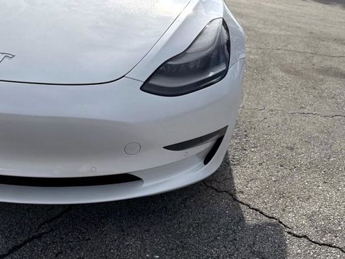 Used 2021 Tesla Model 3 Standard Range Plus image 9