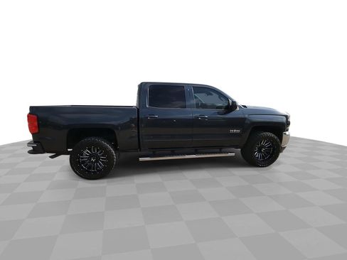 Used 2018 Chevrolet Silverado 1500 LT w/ LT Eassist Package RWD image 9