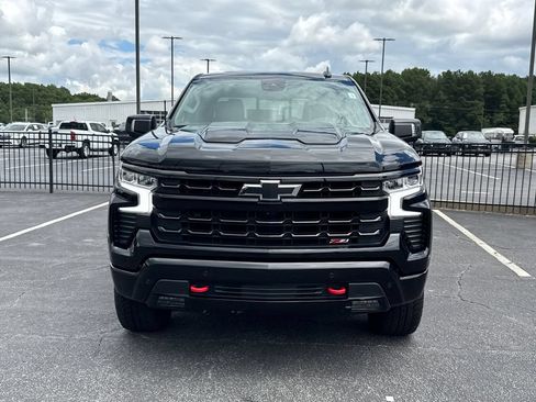 Used 2025 Chevrolet Silverado 1500 LT Trail Boss w/ Convenience Package II AWD/4WD image 3