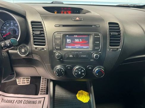 Used 2015 Kia Forte SX image 10