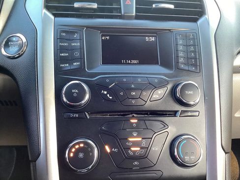 Used 2018 Ford Fusion SE FWD image 32