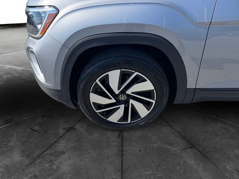 Used 2024 Volkswagen Atlas SE image 14