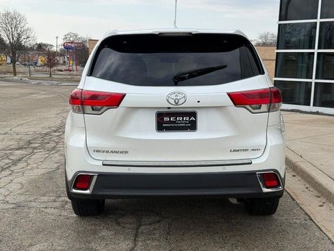 Used 2019 Toyota Highlander Limited image 4