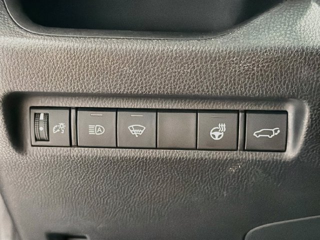Used 2021 Toyota RAV4 XLE Premium AWD/4WD image 9