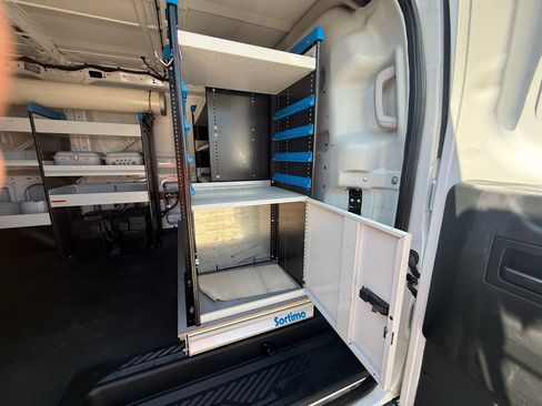 Used 2015 Ford Transit 250 130 Low Roof RWD image 19