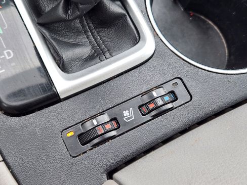 Used 2015 Toyota Highlander Limited Platinum image 31