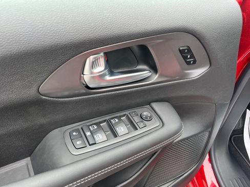 New 2026 Chrysler Pacifica Select image 14