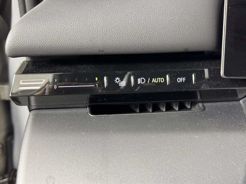 Used 2024 BMW 530i xDrive w/ Premium Package AWD/4WD image 19