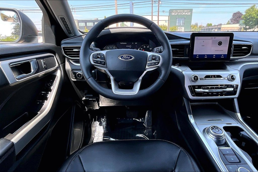 Used 2020 Ford Explorer XLT w/ Equipment Group 202A AWD/4WD image 7