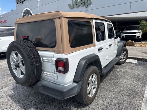 Used 2019 Jeep Wrangler Unlimited Sport S AWD/4WD image 8