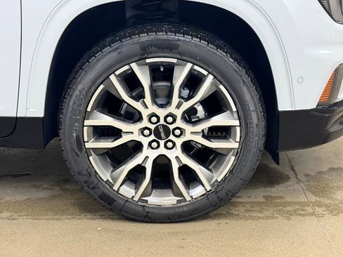 New 2026 GMC Acadia Denali Ultimate w/ LPO, Floor Liner Package image 4