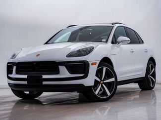 Certified 2025 Porsche Macan video 1