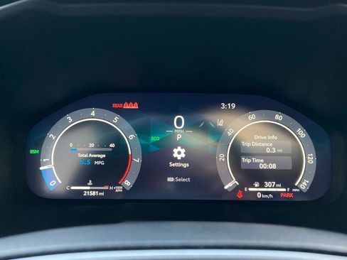 Used 2025 Toyota RAV4 Limited FWD image 17