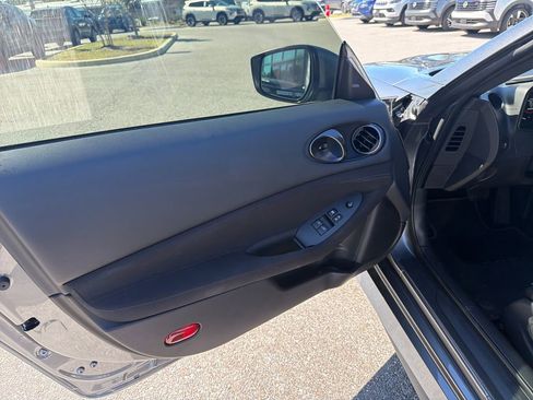 Certified 2025 Nissan Z Sport w/ Floor Mat Package image 12