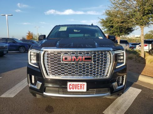Used 2022 GMC Yukon Denali w/ Denali Premium Package image 2