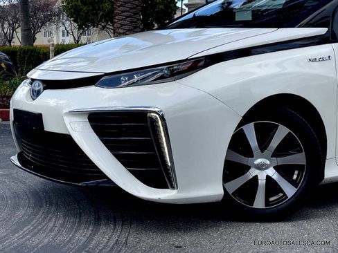 Used 2018 Toyota Mirai image 13