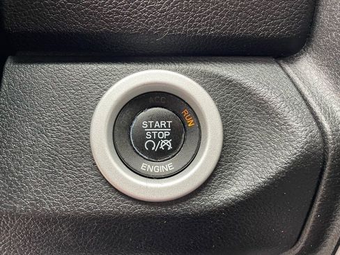 Used 2015 RAM 1500 Limited image 9