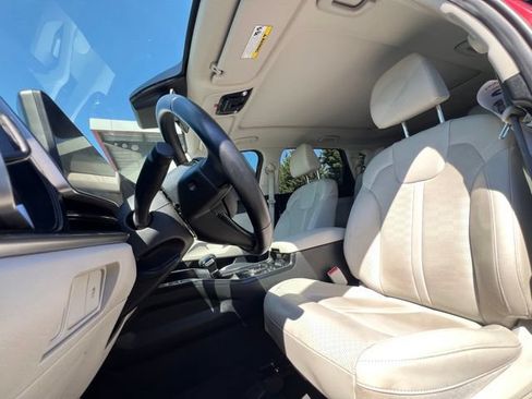 Certified 2025 Kia Sorento S w/ Panoramic Sunroof Package FWD image 16