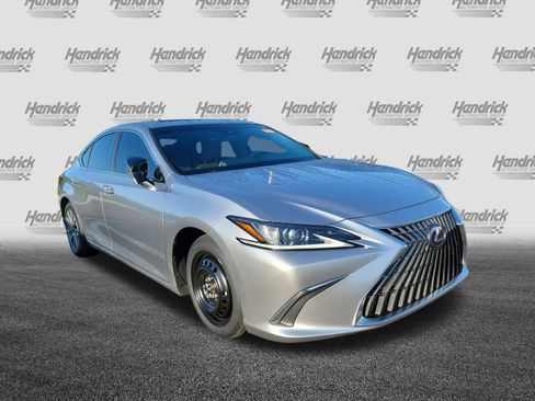 Used 2022 Lexus ES 300h w/ Premium Package FWD image 2