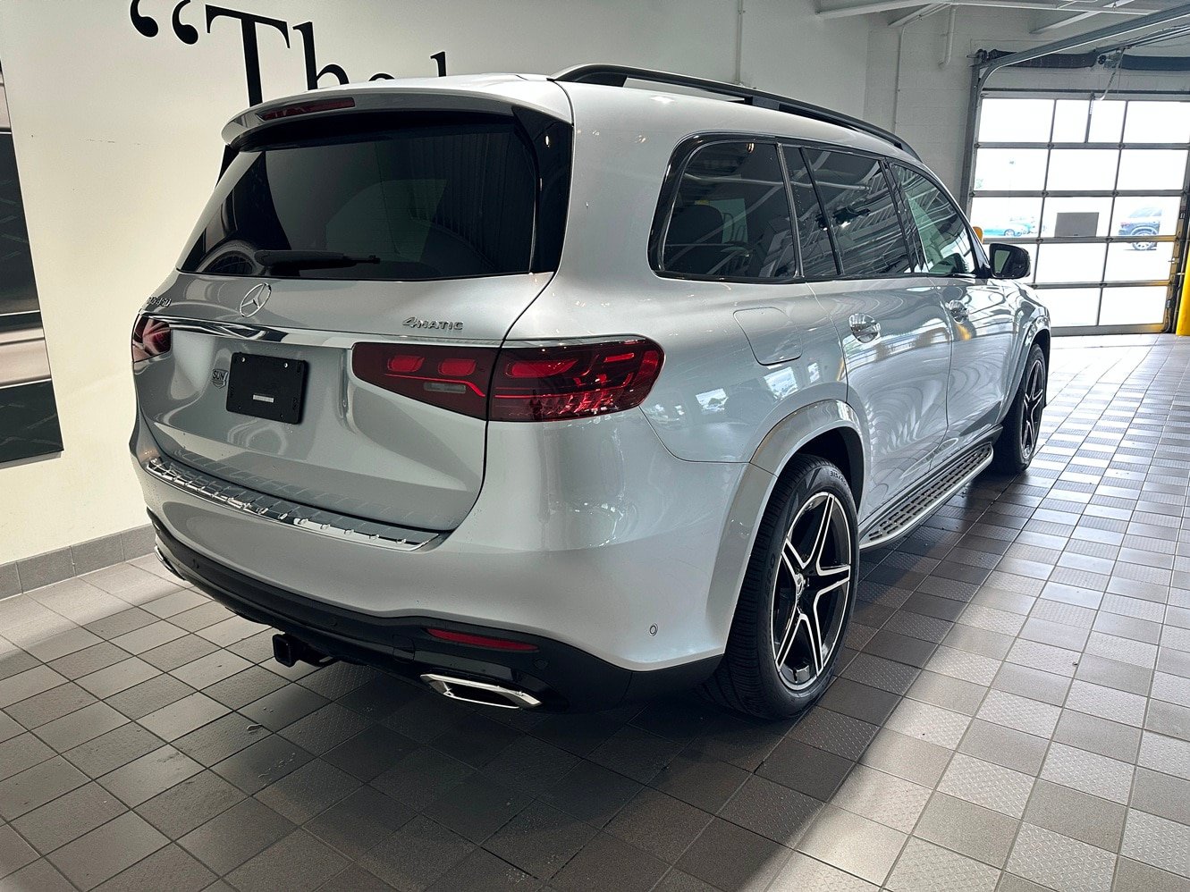 Used 2026 Mercedes-Benz GLS 450 4MATIC image 3