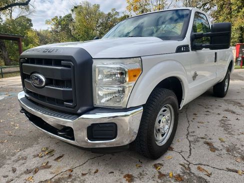 Used 2012 Ford F250 XL w/ XL Value Pkg image 3