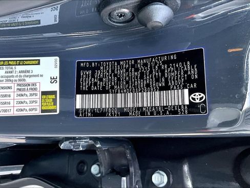 Used 2025 Toyota Corolla LE FWD image 21